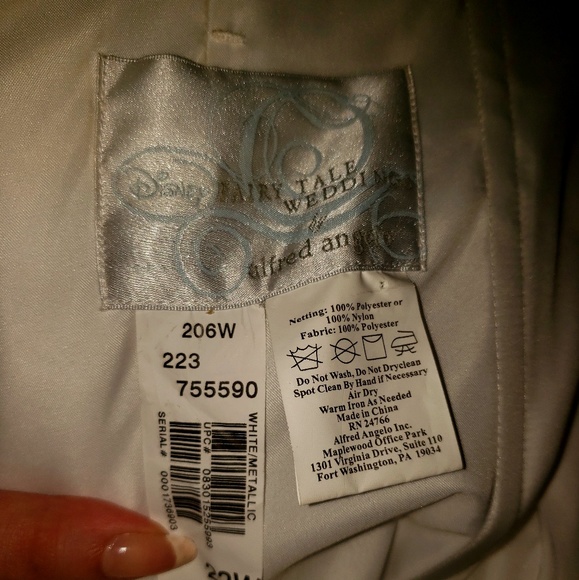 Alfred Angelo Belle Wedding dress - Picture 6 of 8